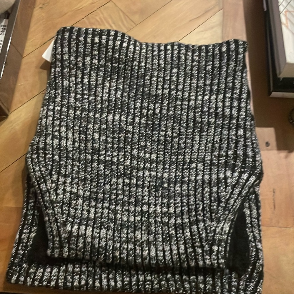 Lululemon textured fleece-lined knit neck warmer
